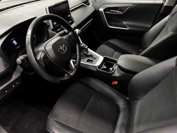 Toyota RAV4 V (XA50) с пробегом 2022 года, цена 3 199 000 рублей, 117432 км, внедорожник, Автокод Объявления