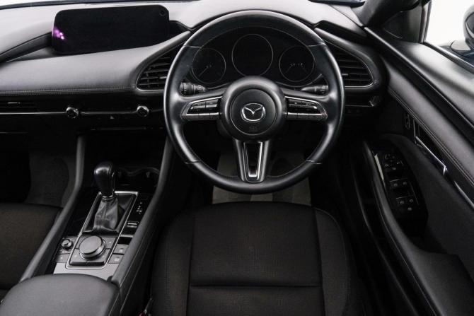 Mazda 3 IV (BP) с пробегом 2019 года, цена 1 699 000 рублей, 104000 км, хэтчбек, Автокод Объявления