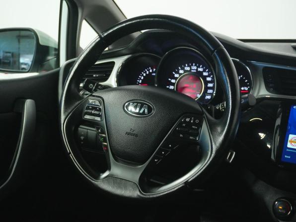 Kia Ceed II Рестайлинг с пробегом 2018 года, цена 1 483 000 рублей, 54853 км, хэтчбек, Автокод Объявления