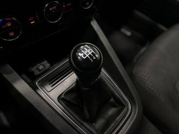 Volkswagen Jetta VI Рестайлинг с пробегом 2016 года, цена 999 900 рублей, 365250 км, седан, Автокод Объявления
