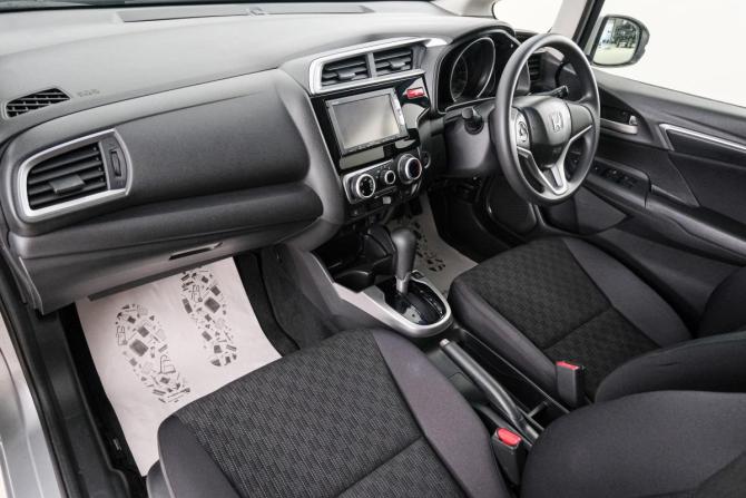 Honda Fit III с пробегом 2013 года, цена 999 000 рублей, 49825 км, хэтчбек, Автокод Объявления