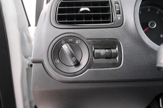 Volkswagen Polo V Рестайлинг с пробегом 2018 года, цена 769 000 рублей, 301868 км, седан, Автокод Объявления