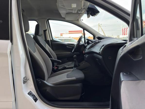 Ford Tourneo Courier I с пробегом 2017 года, цена 999 900 рублей, 267595 км, компактвэн, Автокод Объявления