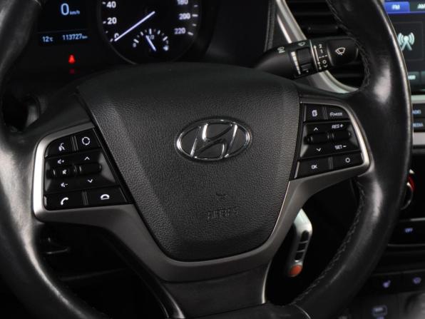 Hyundai Solaris II с пробегом 2019 года, цена 1 399 000 рублей, 113727 км, седан, Автокод Объявления