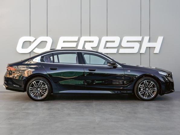 BMW 5 серии VIII (G60/G61/G68) с пробегом 2025 года, цена 7 499 000 рублей, 4420 км, седан, Автокод Объявления