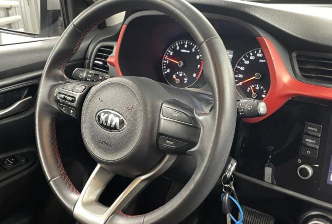 Kia Rio IV Рестайлинг с пробегом 2021 года, цена 1 770 000 рублей, 33877 км, седан, Автокод Объявления