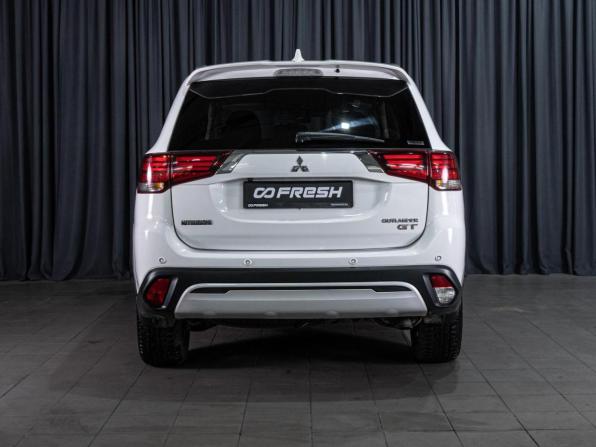 Mitsubishi Outlander III Рестайлинг 3 с пробегом 2019 года, цена 3 249 000 рублей, 126400 км, внедорожник, Автокод Объявления