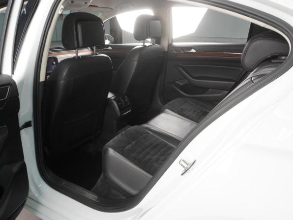 Volkswagen Passat B8 с пробегом 2019 года, цена 2 449 000 рублей, 134499 км, седан, Автокод Объявления