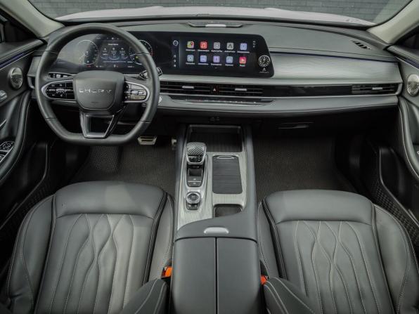 Chery Arrizo 8 с пробегом 2024 года, цена 2 195 000 рублей, 20600 км, седан, Автокод Объявления