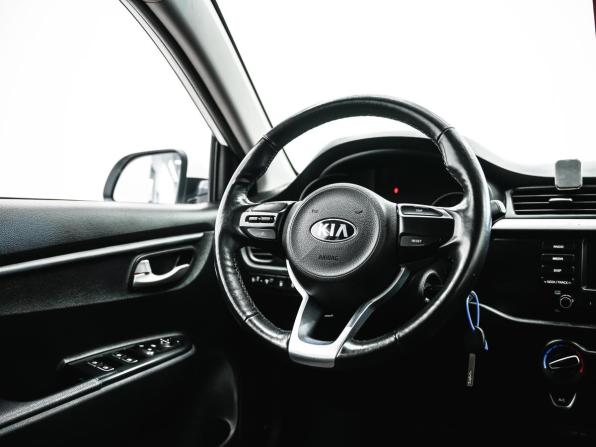 Kia Rio IV с пробегом 2019 года, цена 1 350 000 рублей, 98531 км, седан, Автокод Объявления