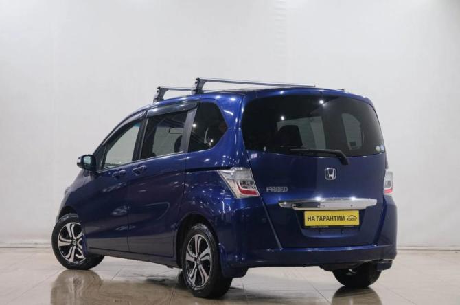 Honda Freed I с пробегом 2011 года, цена 1 049 000 рублей, 202000 км, компактвэн, Автокод Объявления