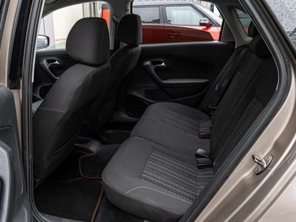 Volkswagen Polo V Рестайлинг с пробегом 2015 года, цена 950 000 рублей, 143422 км, седан, Автокод Объявления
