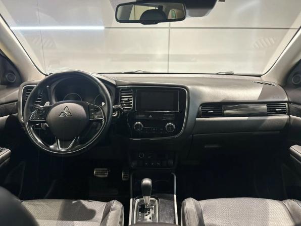 Mitsubishi Outlander III Рестайлинг 2 с пробегом 2018 года, цена 2 499 000 рублей, 193372 км, внедорожник, Автокод Объявления