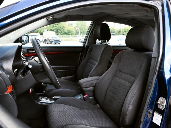 Toyota Avensis II с пробегом 2005 года, цена 749 000 рублей, 350229 км, лифтбек, Автокод Объявления