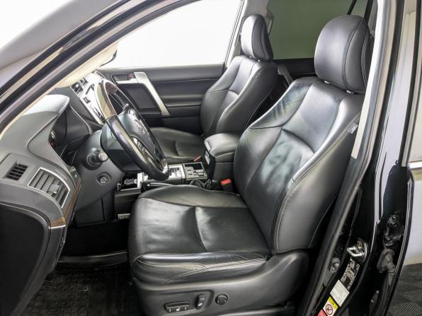 Toyota Land Cruiser Prado 150 Series Рестайлинг 2 с пробегом 2019 года, цена 5 705 000 рублей, 85026 км, внедорожник, Автокод Объявления