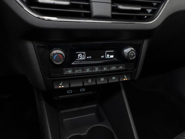 Skoda Rapid II с пробегом 2022 года, цена 1 980 000 рублей, 77535 км, лифтбек, Автокод Объявления