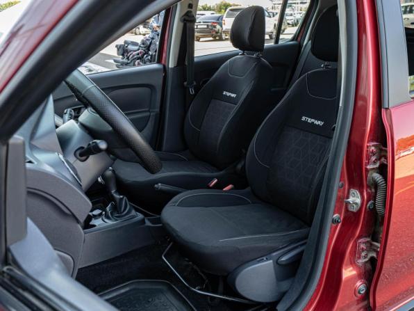 Renault Sandero II с пробегом 2015 года, цена 920 000 рублей, 102698 км, хэтчбек, Автокод Объявления