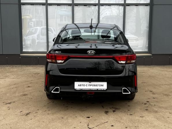 Kia Rio IV Рестайлинг с пробегом 2021 года, цена 1 325 000 рублей, 67142 км, седан, Автокод Объявления