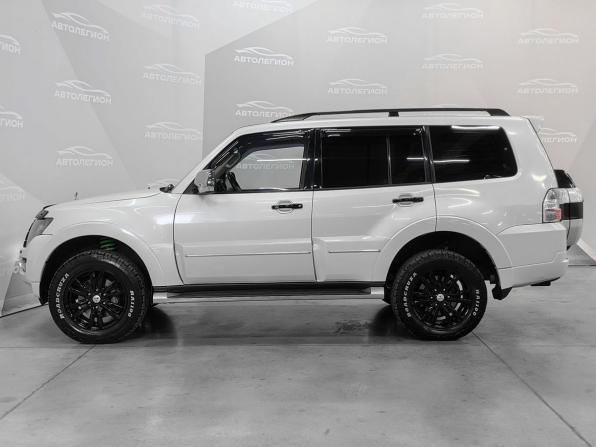 Mitsubishi Pajero IV Рестайлинг 2 с пробегом 2019 года, цена 3 350 000 рублей, 135000 км, внедорожник, Автокод Объявления