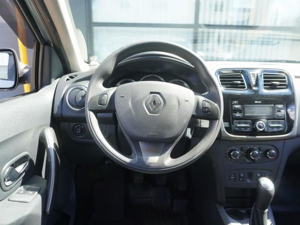 Renault Logan II с пробегом 2017 года, цена 731 000 рублей, 183242 км, седан, Автокод Объявления