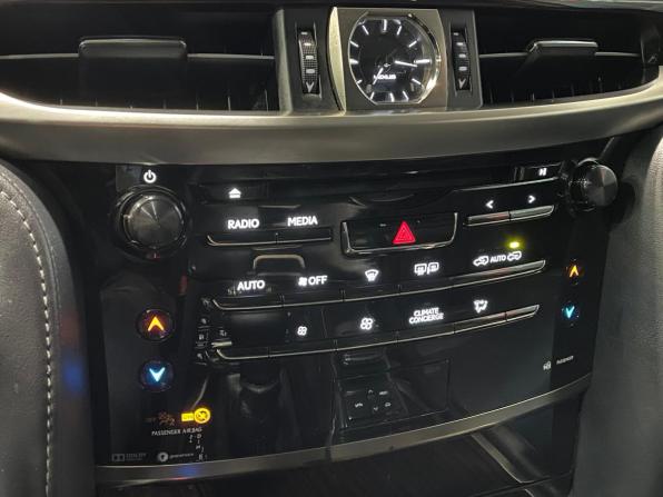 Lexus LX III Рестайлинг 2 с пробегом 2016 года, цена 5 750 000 рублей, 154400 км, внедорожник, Автокод Объявления