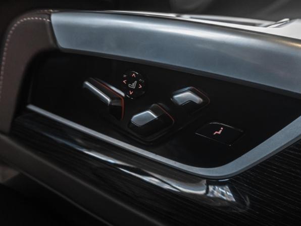 BMW 7 серии VI (G11/G12) Рестайлинг с пробегом 2019 года, цена 6 299 000 рублей, 92946 км, седан, Автокод Объявления