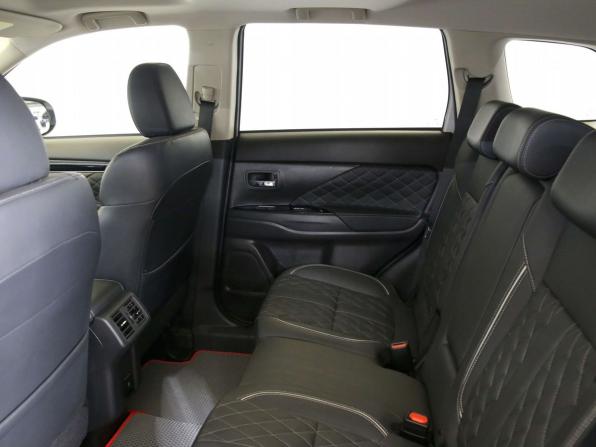 Mitsubishi Outlander III Рестайлинг 3 с пробегом 2022 года, цена 2 525 000 рублей, 33092 км, внедорожник, Автокод Объявления