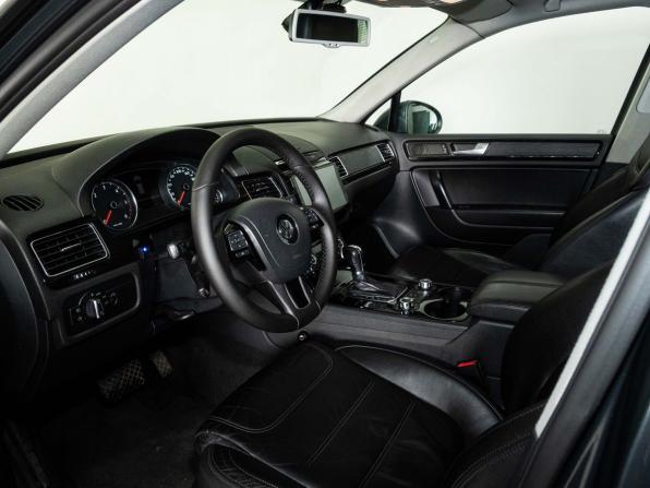 Volkswagen Touareg II с пробегом 2011 года, цена 1 505 000 рублей, 328638 км, внедорожник, Автокод Объявления