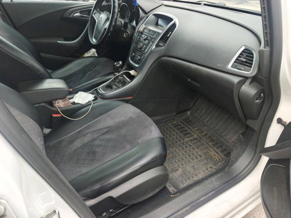 Opel Astra J Рестайлинг с пробегом 2014 года, цена 529 000 рублей, 382734 км, седан, Автокод Объявления