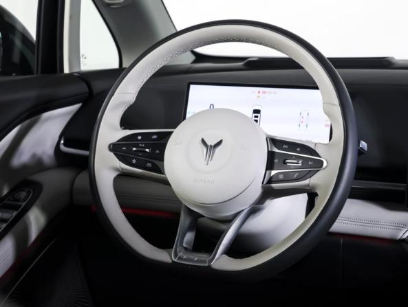 Voyah Dream I Рестайлинг с пробегом 2025 года, цена 6 900 000 рублей, 3800 км, минивэн, Автокод Объявления
