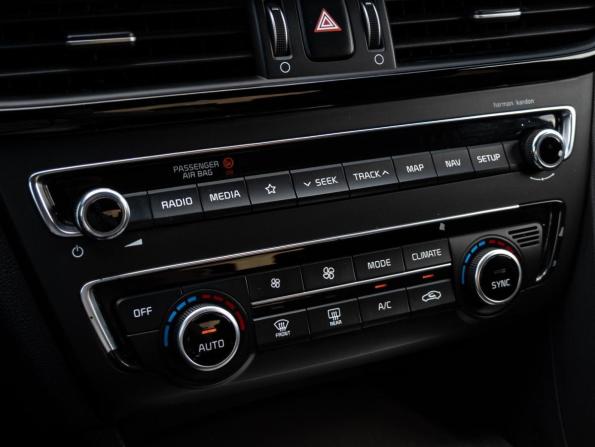 Kia Optima IV Рестайлинг с пробегом 2019 года, цена 2 300 000 рублей, 111842 км, седан, Автокод Объявления