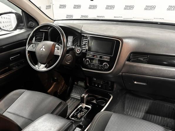 Mitsubishi Outlander III Рестайлинг 2 с пробегом 2018 года, цена 2 017 600 рублей, 197959 км, внедорожник, Автокод Объявления