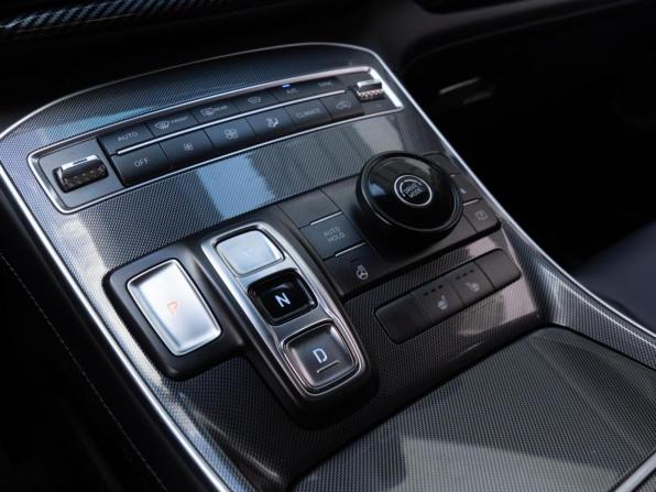 Hyundai Santa Fe IV Рестайлинг с пробегом 2022 года, цена 4 230 000 рублей, 12824 км, внедорожник, Автокод Объявления