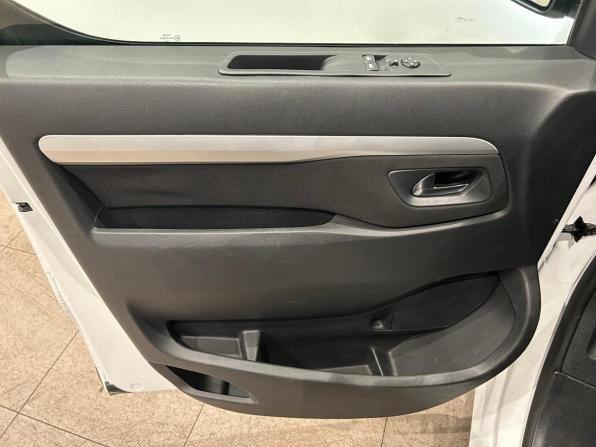 Peugeot Traveller I с пробегом 2019 года, цена 1 969 000 рублей, 136948 км, минивэн, Автокод Объявления