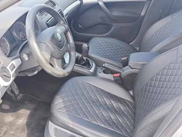Skoda Octavia II (A5) Рестайлинг с пробегом 2011 года, цена 730 000 рублей, 231987 км, лифтбек, Автокод Объявления