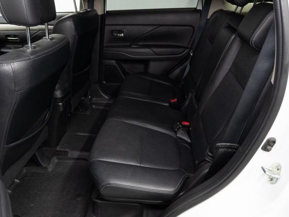 Mitsubishi Outlander III Рестайлинг 2 с пробегом 2015 года, цена 1 690 000 рублей, 177907 км, внедорожник, Автокод Объявления
