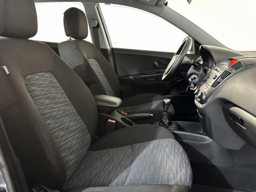 Kia Ceed I Великий Новгород  - изображение 13