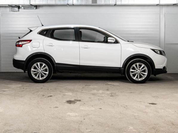 Nissan Qashqai II с пробегом 2016 года, цена 1 599 000 рублей, 40605 км, внедорожник, Автокод Объявления
