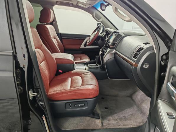 Toyota Land Cruiser 200 Series Рестайлинг 1 с пробегом 2014 года, цена 3 549 000 рублей, 300701 км, внедорожник, Автокод Объявления