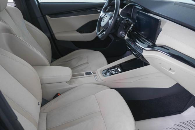 Skoda Octavia IV (A8) с пробегом 2020 года, цена 2 799 000 рублей, 30100 км, лифтбек, Автокод Объявления