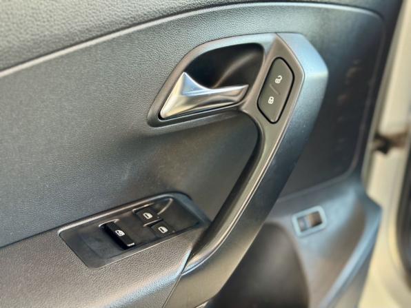 Volkswagen Polo V с пробегом 2012 года, цена 599 000 рублей, 264000 км, седан, Автокод Объявления