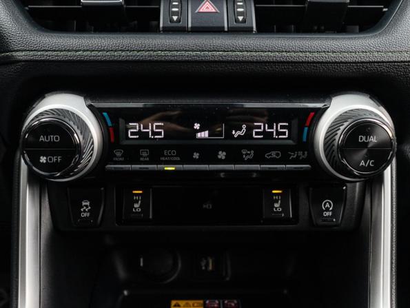 Toyota RAV4 V (XA50) с пробегом 2024 года, цена 3 700 000 рублей, 64819 км, внедорожник, Автокод Объявления
