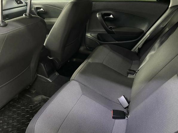 Volkswagen Polo V Рестайлинг с пробегом 2015 года, цена 1 046 587 рублей, 74000 км, седан, Автокод Объявления