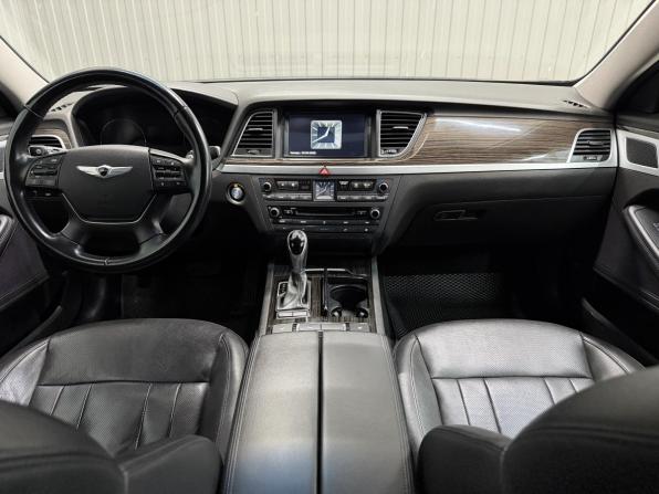 Hyundai Genesis II с пробегом 2015 года, цена 2 145 000 рублей, 147558 км, седан, Автокод Объявления