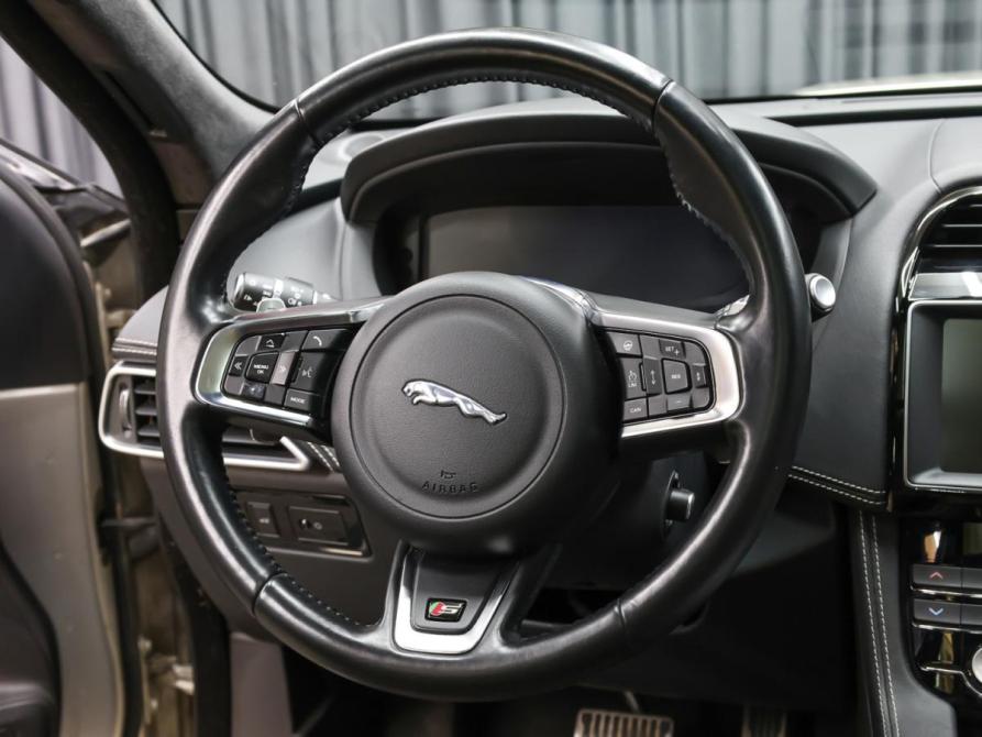 Jaguar F-Pace I Москва  - изображение 17