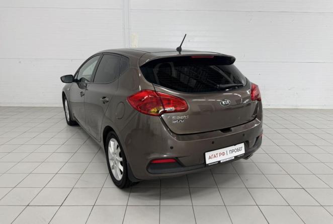 Kia Ceed II с пробегом 2012 года, цена 910 000 рублей, 256022 км, универсал, Автокод Объявления