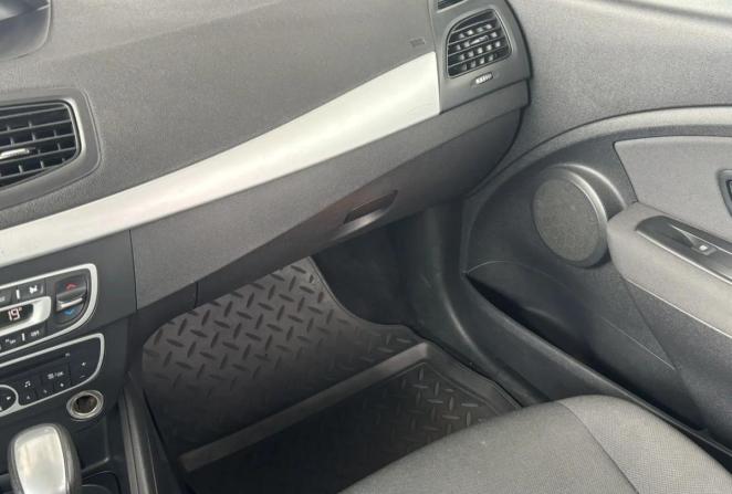 Renault Megane III с пробегом 2010 года, цена 560 000 рублей, 107202 км, хэтчбек, Автокод Объявления