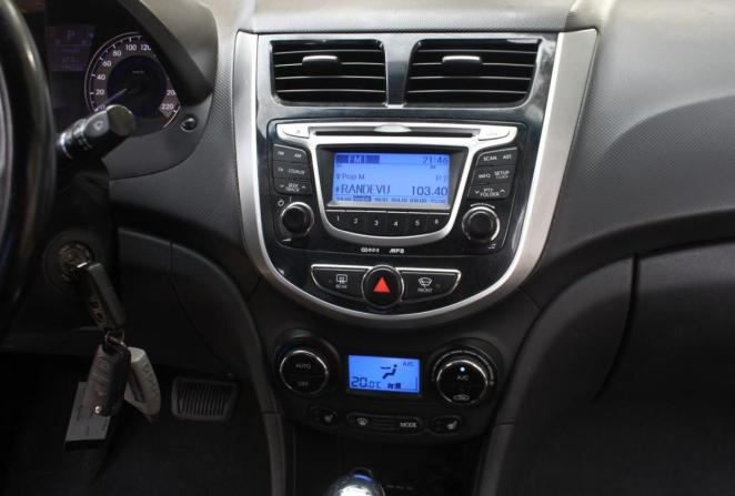 Hyundai Solaris I с пробегом 2011 года, цена 795 000 рублей, 179646 км, седан, Автокод Объявления