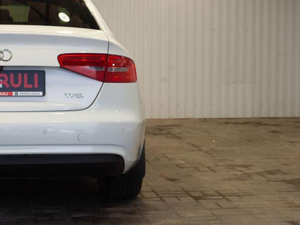 Audi A4 IV (B8) Рестайлинг с пробегом 2013 года, цена 1 095 000 рублей, 263256 км, седан, Автокод Объявления