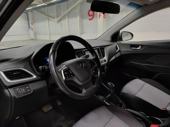 Hyundai Solaris II с пробегом 2017 года, цена 1 100 000 рублей, 165764 км, седан, Автокод Объявления